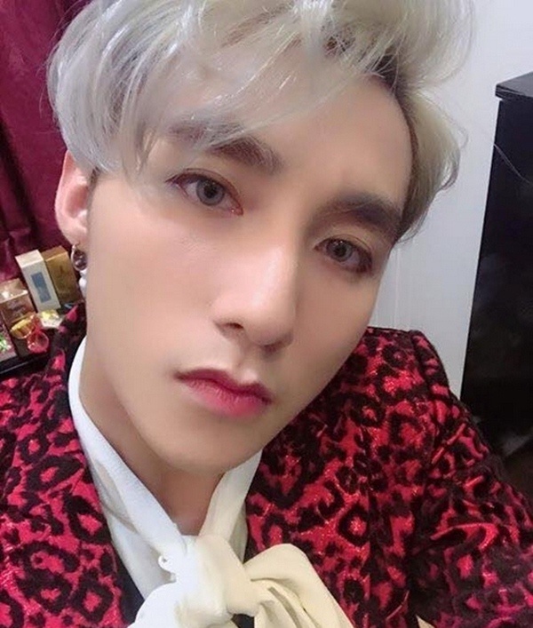 Son Tung trang diem dam anh 6