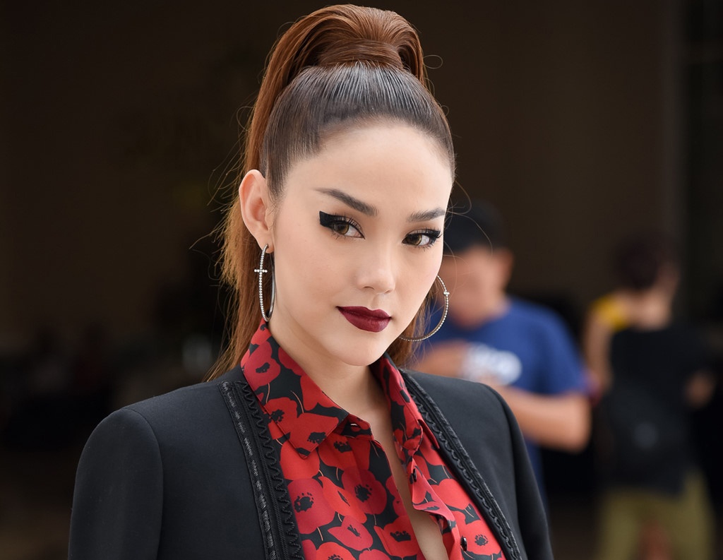 Minh Hang va HLV The Face la nhan vat quyen luc nhat Internet tuan qua hinh anh