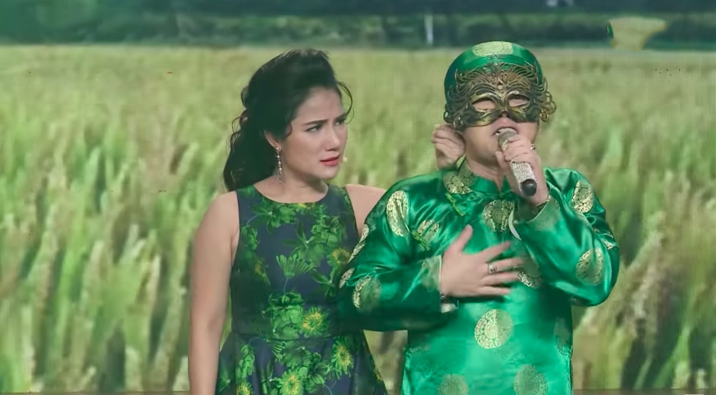 Akira Phan bi Cat Tuong veo tai, loi vao trong vi dien nham hinh anh