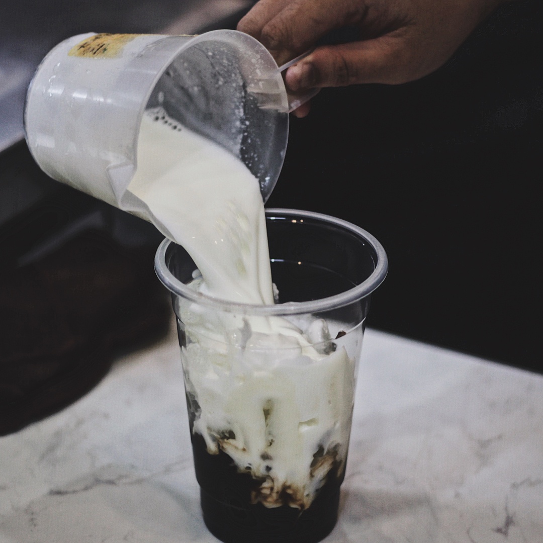 gioi tre Sai Gon an gi truoc khi co sua tuoi tran chau duong den anh 2