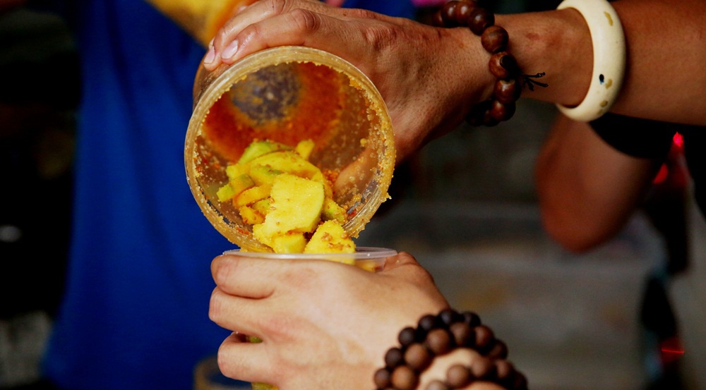 gioi tre Sai Gon an gi truoc khi co sua tuoi tran chau duong den anh 8