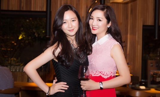 Con gai cang lon cang xinh cua nhung ba me noi tieng showbiz Viet hinh anh