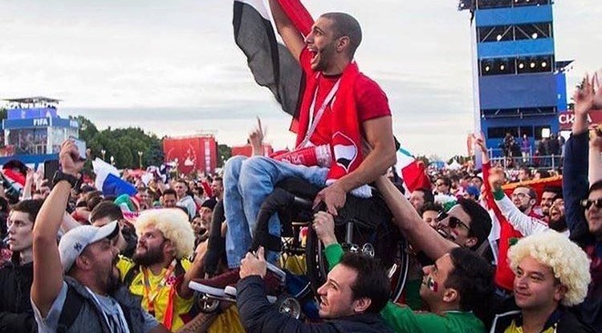 Hinh anh dep cua CDV World Cup 2018: Dap xe den Nga, nhat rac sau tran hinh anh