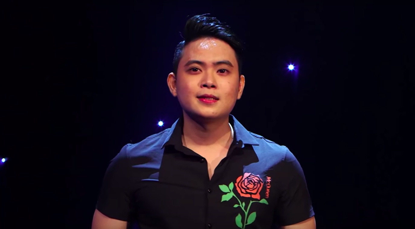 Co gai loai chang trai vam vo vi bi bo roi trong cuoc hen ho hinh anh