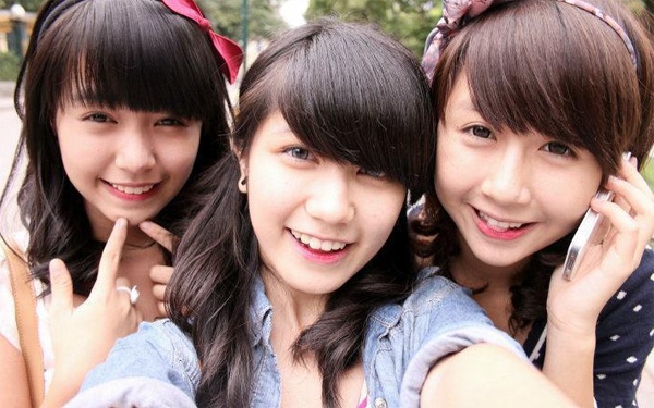 Quoc tu Selfie va hinh anh cua cac nhom noi tieng anh 3