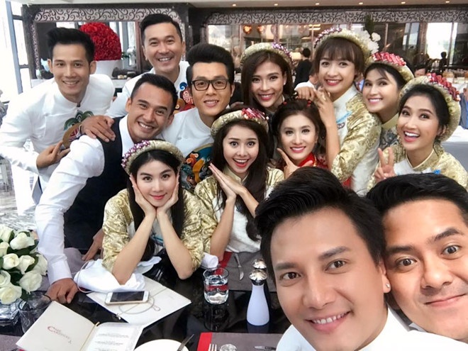 Quoc tu Selfie va hinh anh cua cac nhom noi tieng anh 7