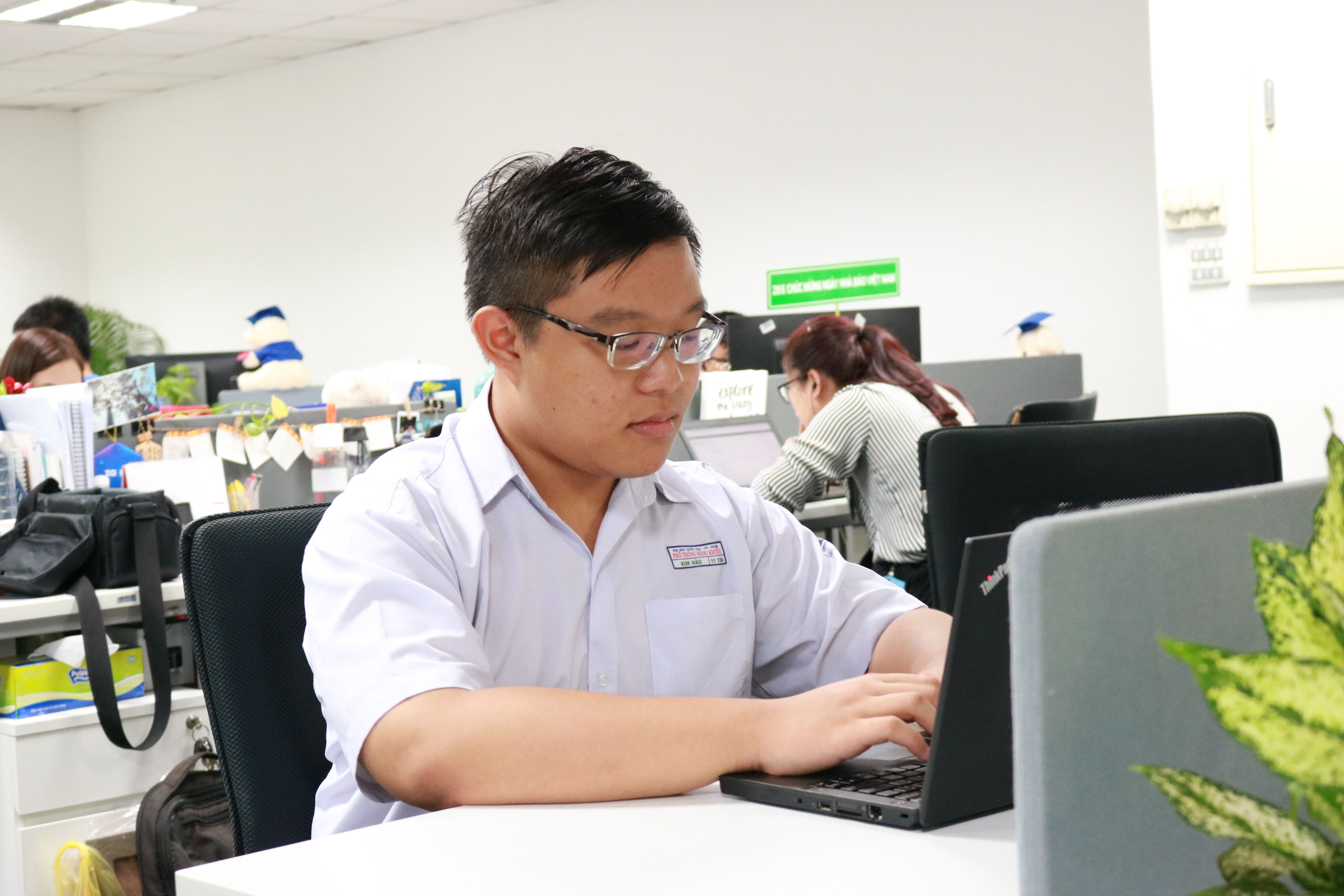 than dong tin hoc Kim Hao anh 1