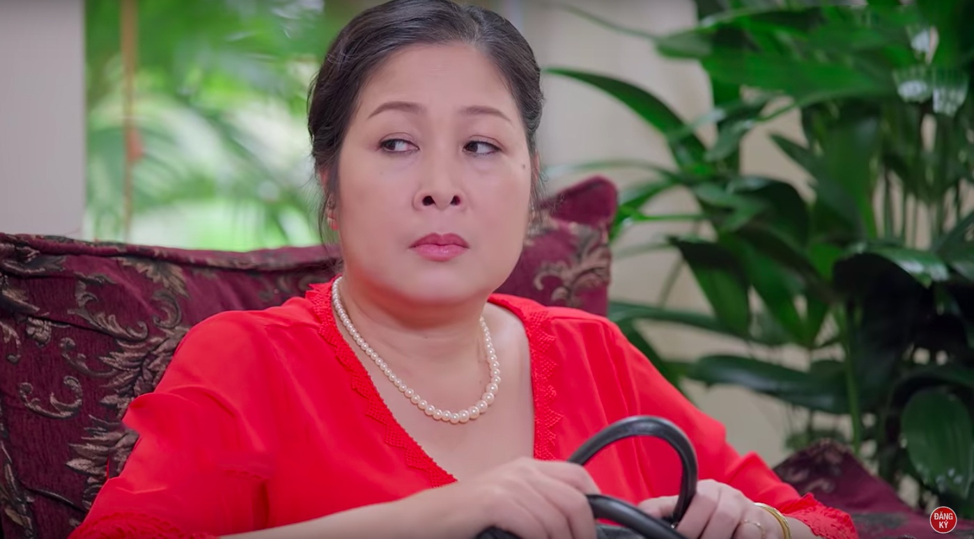 'Gao nep gao te': Hong Van tuc gian noi ba sui bi liet vi qua khoe me hinh anh