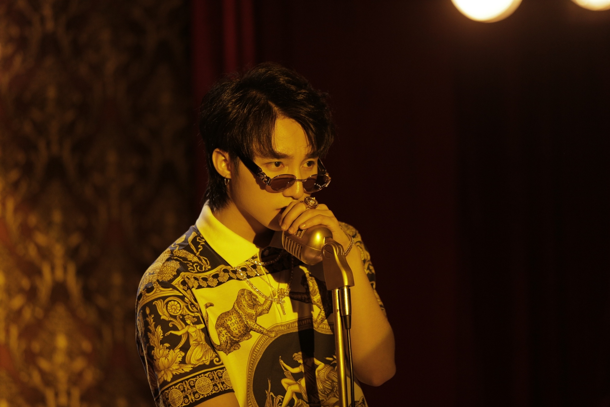 Son Tung va Truong Giang, Nha Phuong dan dau bang xep hang sao hot hinh anh