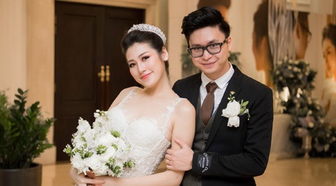 Lum xum truoc ngay cuoi giup A hau Tu Anh hot nhat Internet Viet hinh anh