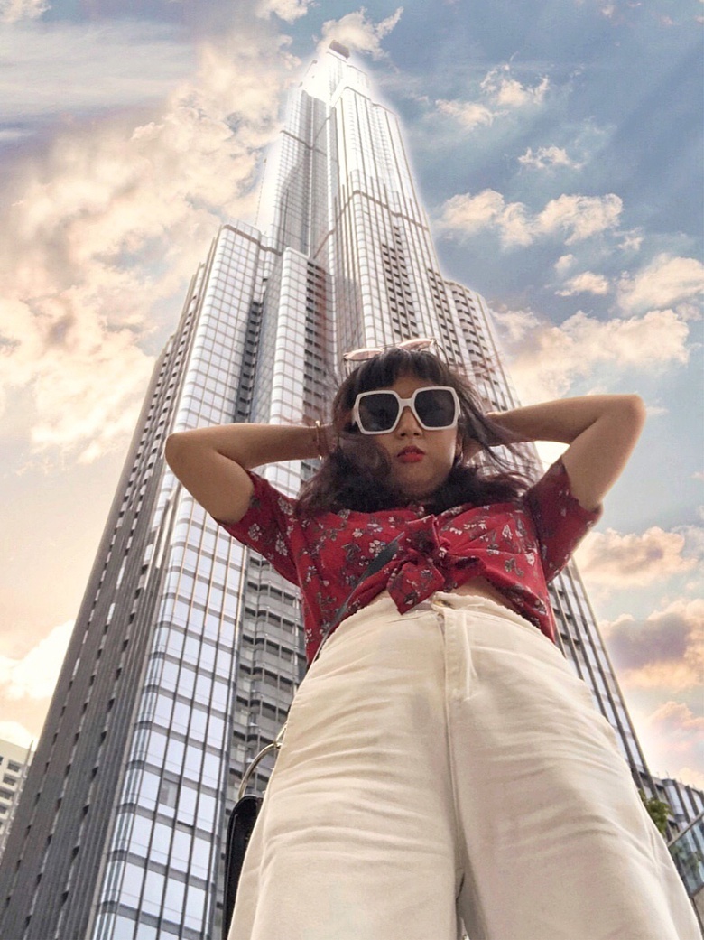 Hot girl,  sao Viet chup anh tai Landmark 81 anh 7