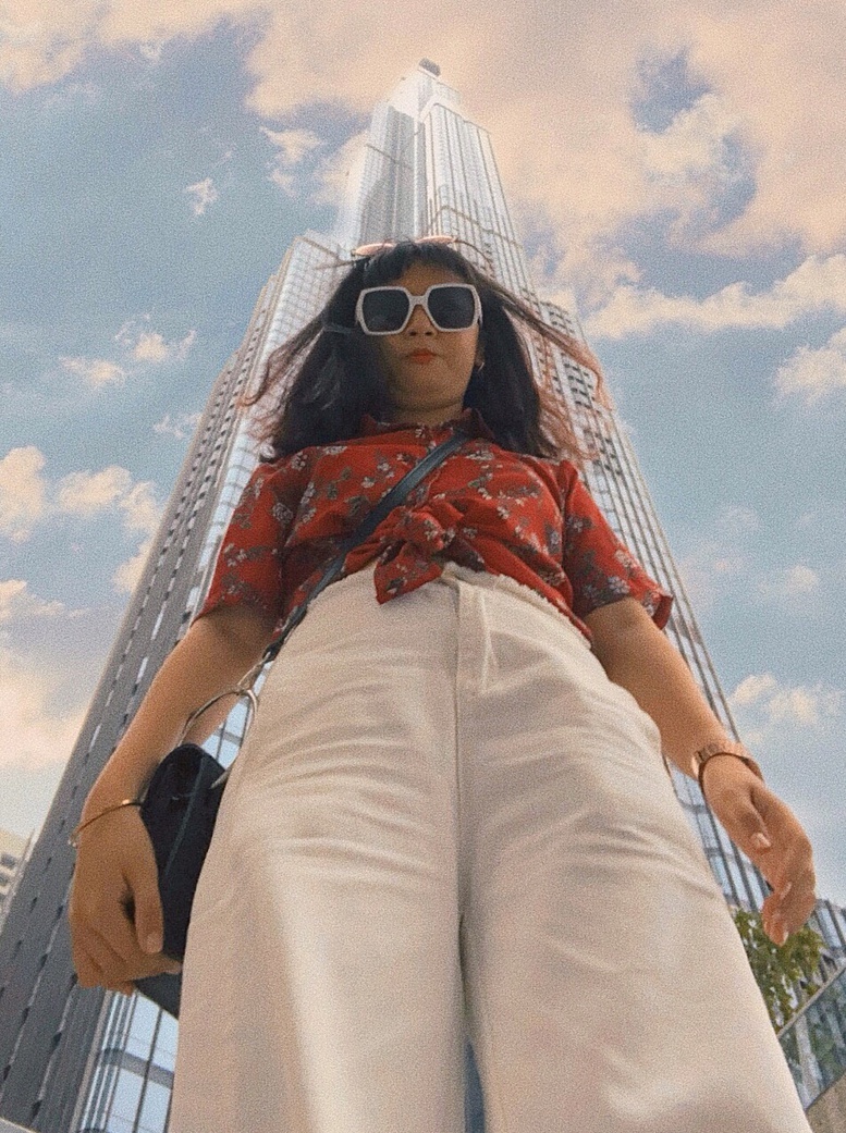 Hot girl,  sao Viet chup anh tai Landmark 81 anh 8