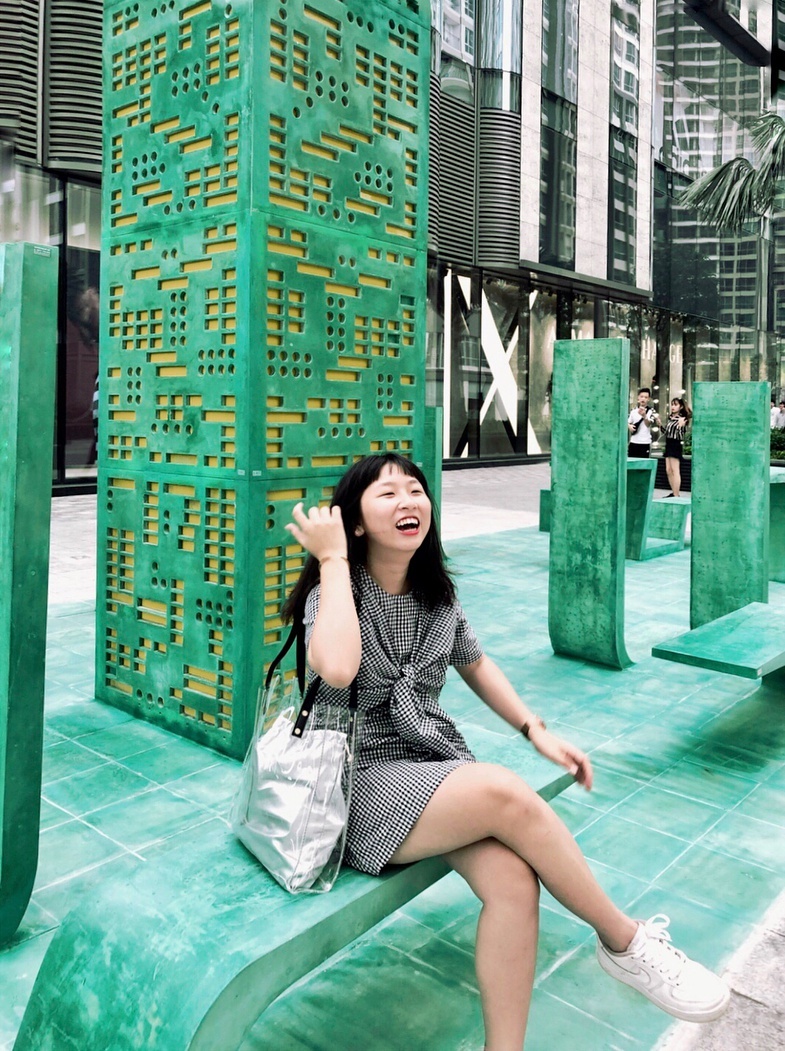 Hot girl,  sao Viet chup anh tai Landmark 81 anh 9