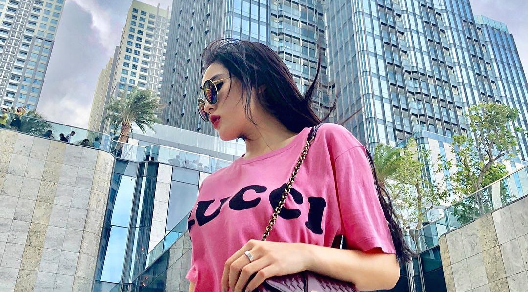 Landmark 81 tro thanh diem 'song ao' thu hut dan sao va hot girl Viet hinh anh