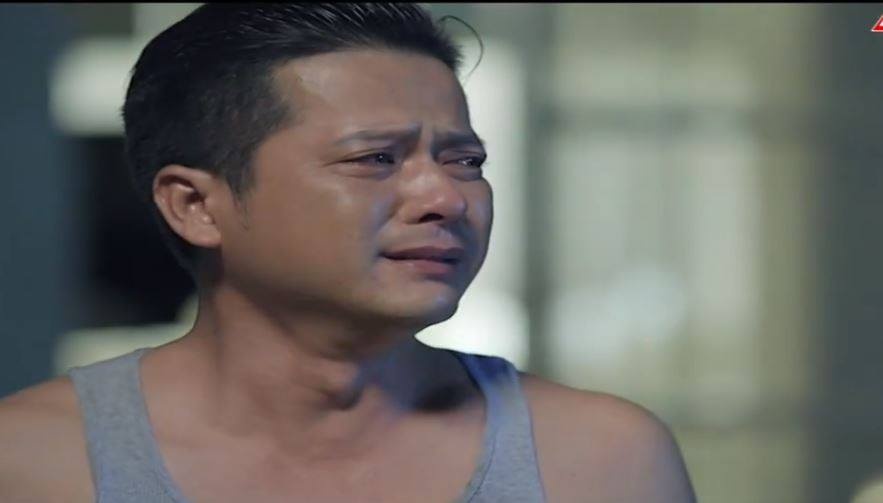 ‘Gao nep gao te’: Cong bi tinh nhan duoi di voi hai ban tay trang hinh anh