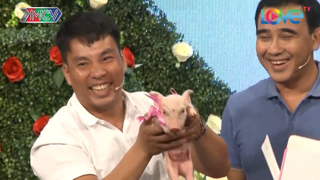 8X mang heo len san khau to tinh thanh cong HLV yoga hinh anh