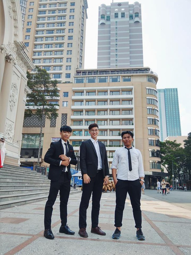 Anh chị đi hẹn hò nhưng em lại gây chú ý ảnh 9 Anh chi di hen ho nhung em lai gay chu y anh 9