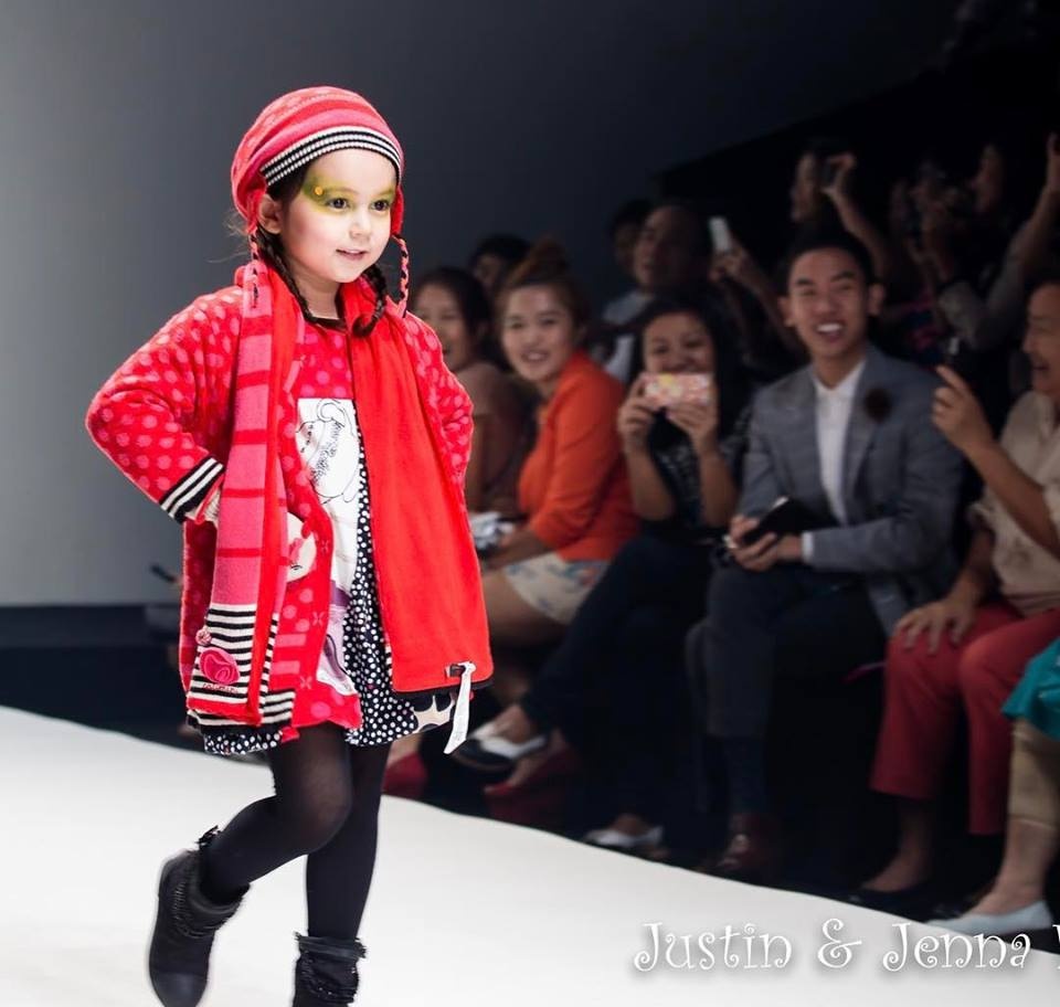 Nhung be gai dang yeu noi tieng nhat chau A anh 16