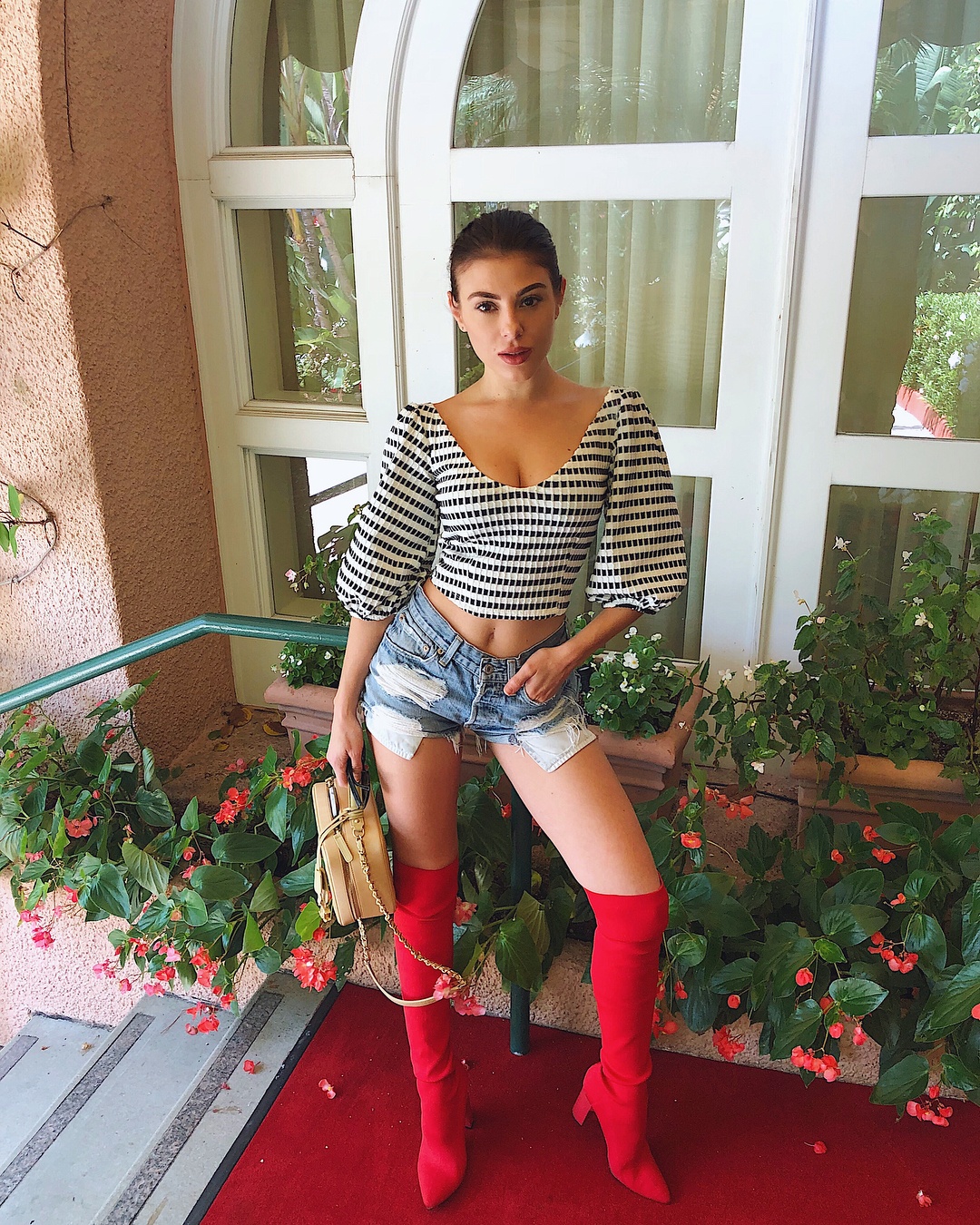 mau Tay xuat hien trong MV moi cua Binz anh 5