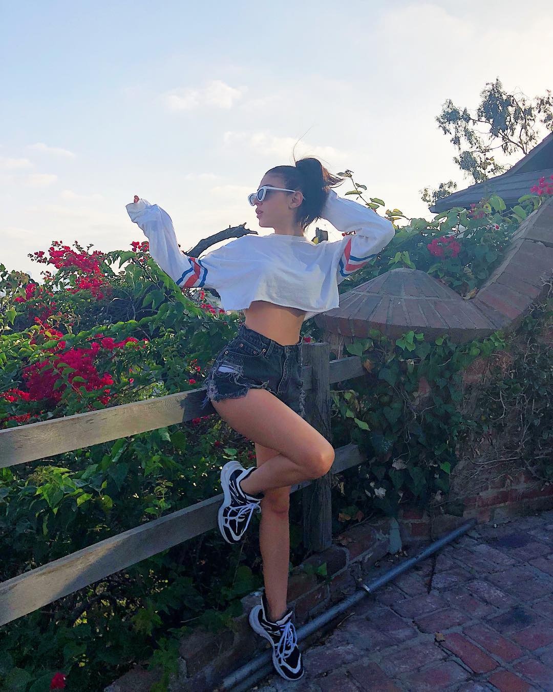 mau Tay xuat hien trong MV moi cua Binz anh 6