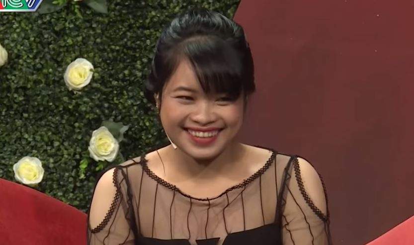 9X thich nguoi 'tron mot mui', hen ho voi chang trai kem 2 tuoi hinh anh