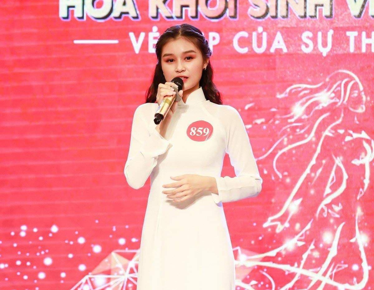 Top 15 thi sinh mien nam thi Hoa khoi sinh vien anh 8