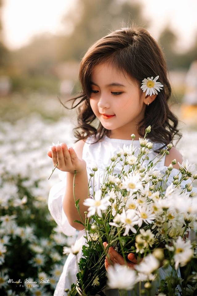 thien than nhi ben cuc hoa mi anh 5