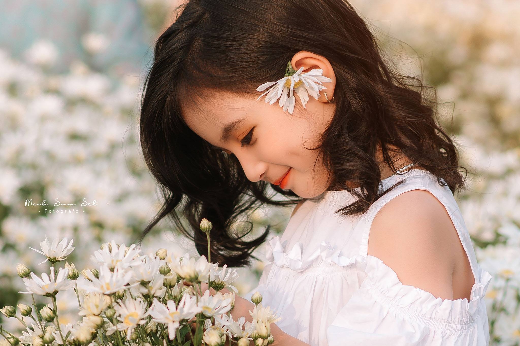 thien than nhi ben cuc hoa mi anh 15