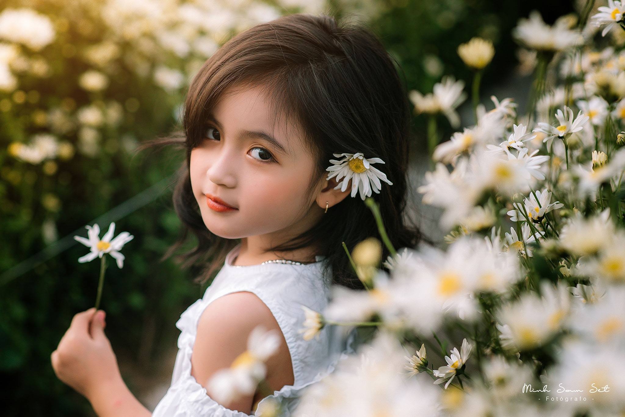 thien than nhi ben cuc hoa mi anh 8