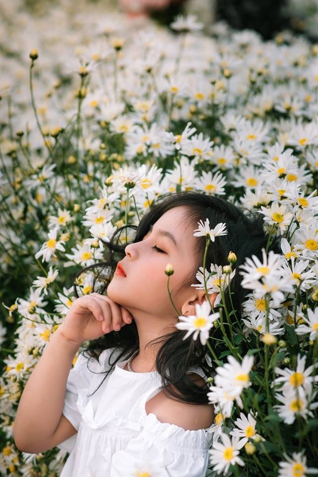 thien than nhi ben cuc hoa mi anh 4