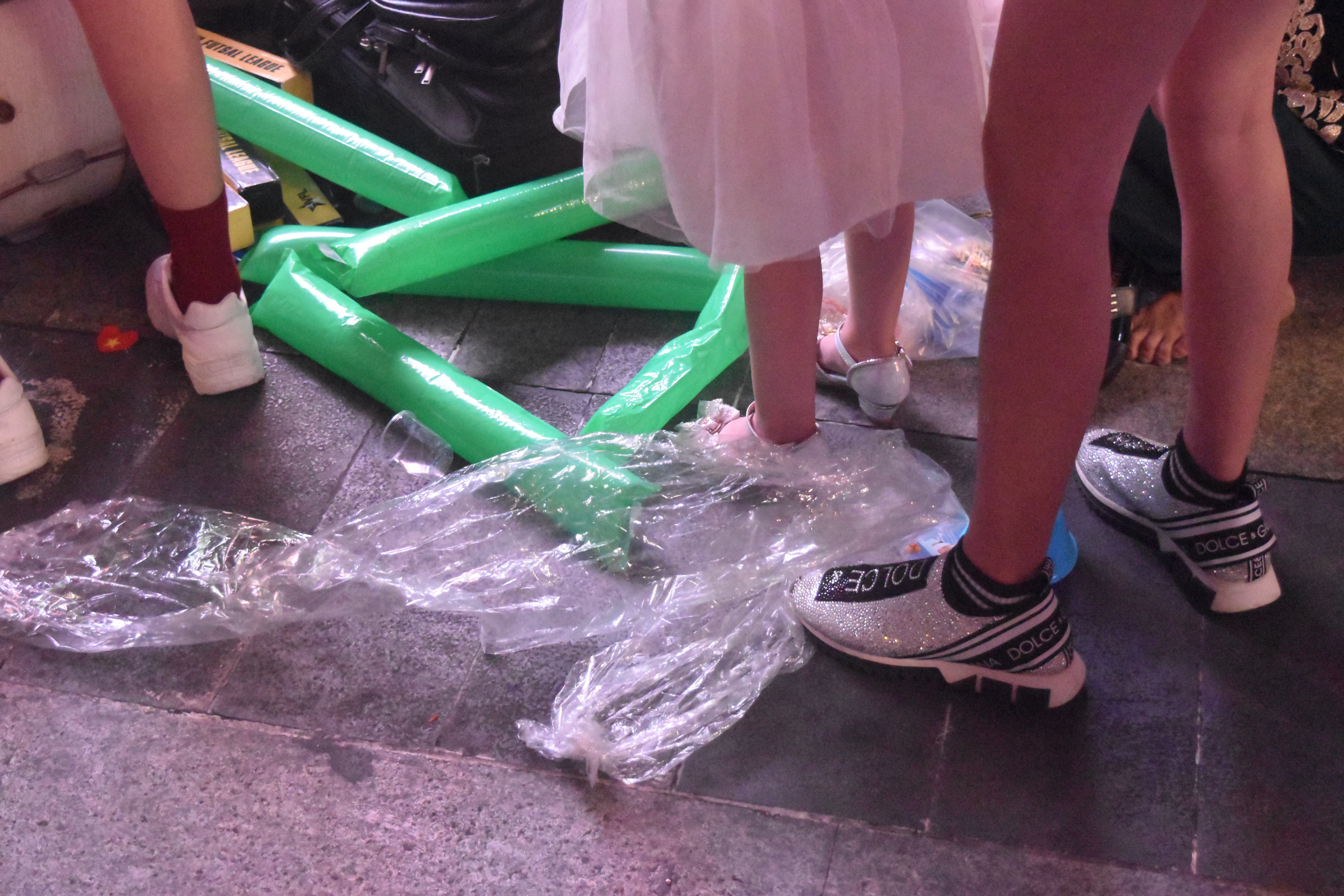 xa rac ngap khu vuc pho di bo anh 3