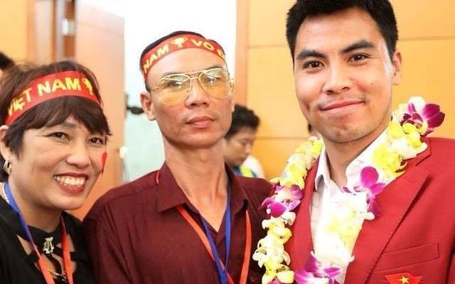 Me gui tam thu xuc dong cho Duc Huy, fan nu vao xin lam con dau hinh anh