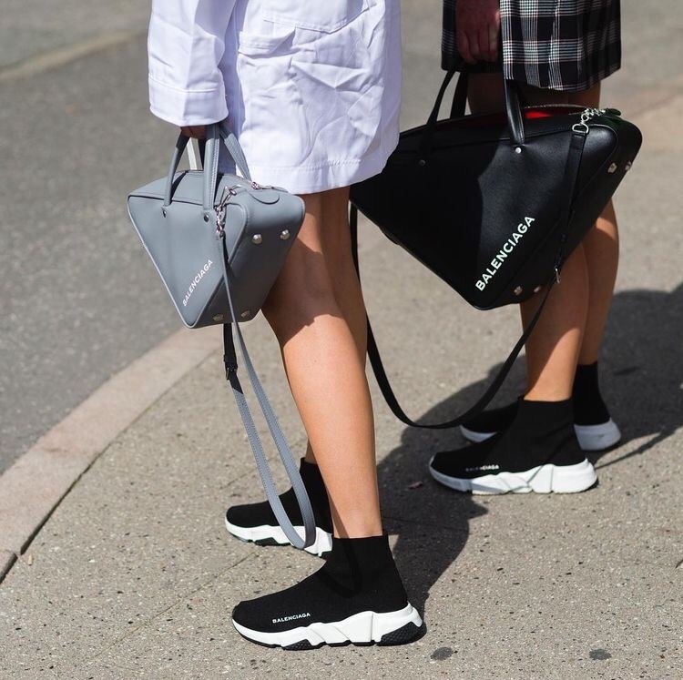 trang phuc gay sot dan mang anh 10