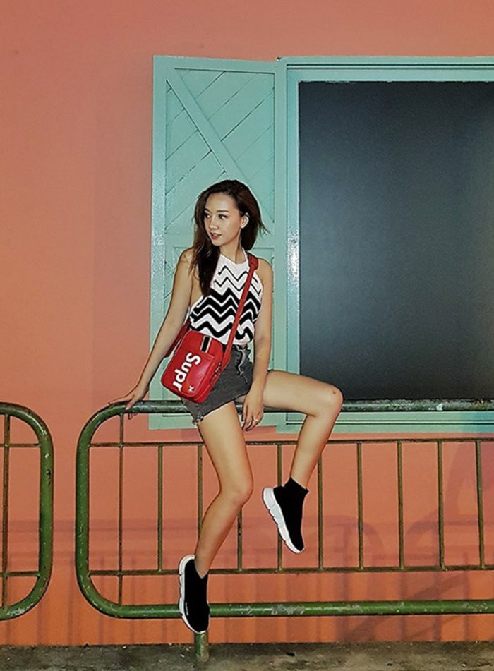 trang phuc gay sot dan mang anh 11