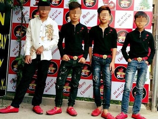 Di giay do, mac ao so mi Burberry va loat mot cua 'dan choi' Viet hinh anh