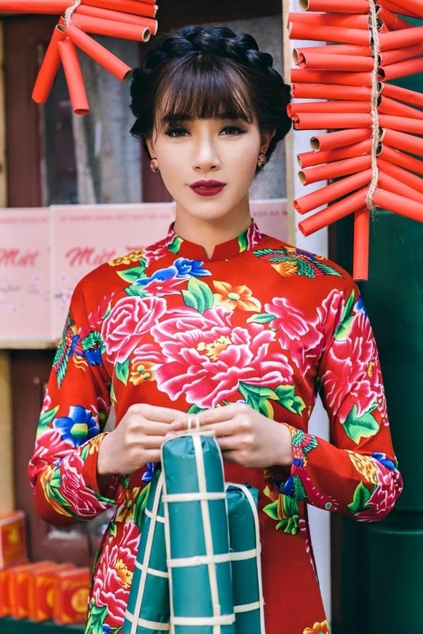 trang phuc gay sot dan mang anh 12