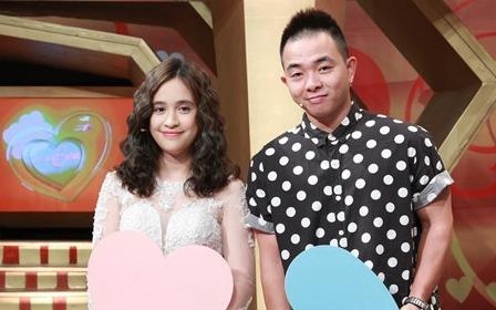 Hong Anh tiet lo chuyen ca si Phuc Bo tung ghen voi ca bo vo hinh anh