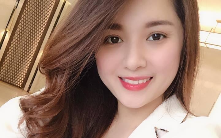 Can canh nhan sac nu MC mac goi cam dan ban tin bong da hinh anh