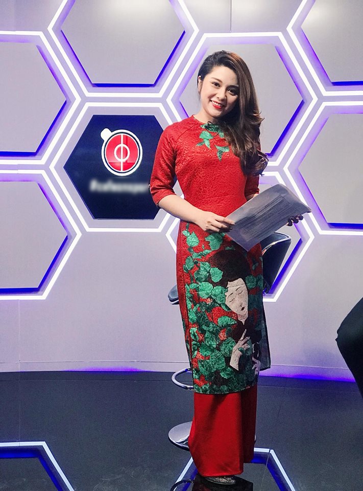 co gai dan chuong trinh mac goi cam anh 5