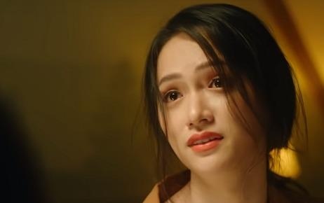 Huong Giang noi 'Phan boi lan dau la loi cua anh' trong MV moi hinh anh