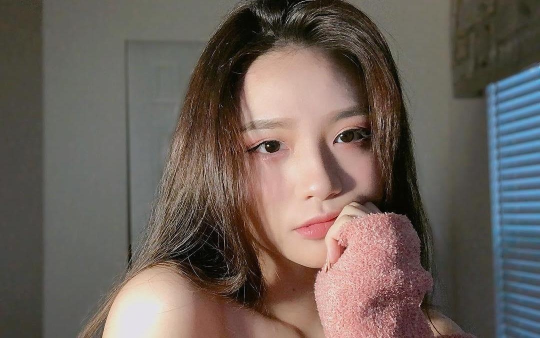 Hinh anh doi lap giua trong sang va goi cam cua Mai Diz hinh anh