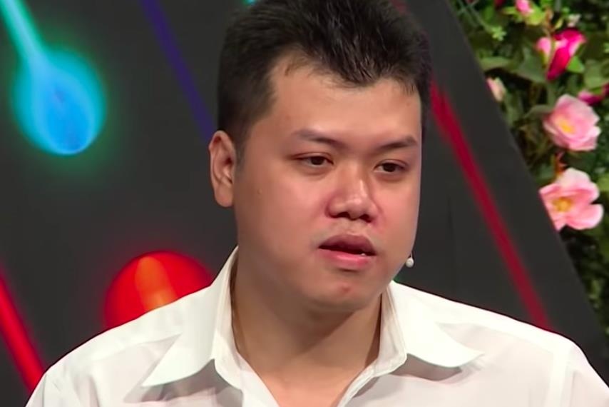 Chang trai 30 tuoi chua tung yeu ai hen ho cung co giao day tieng Anh hinh anh