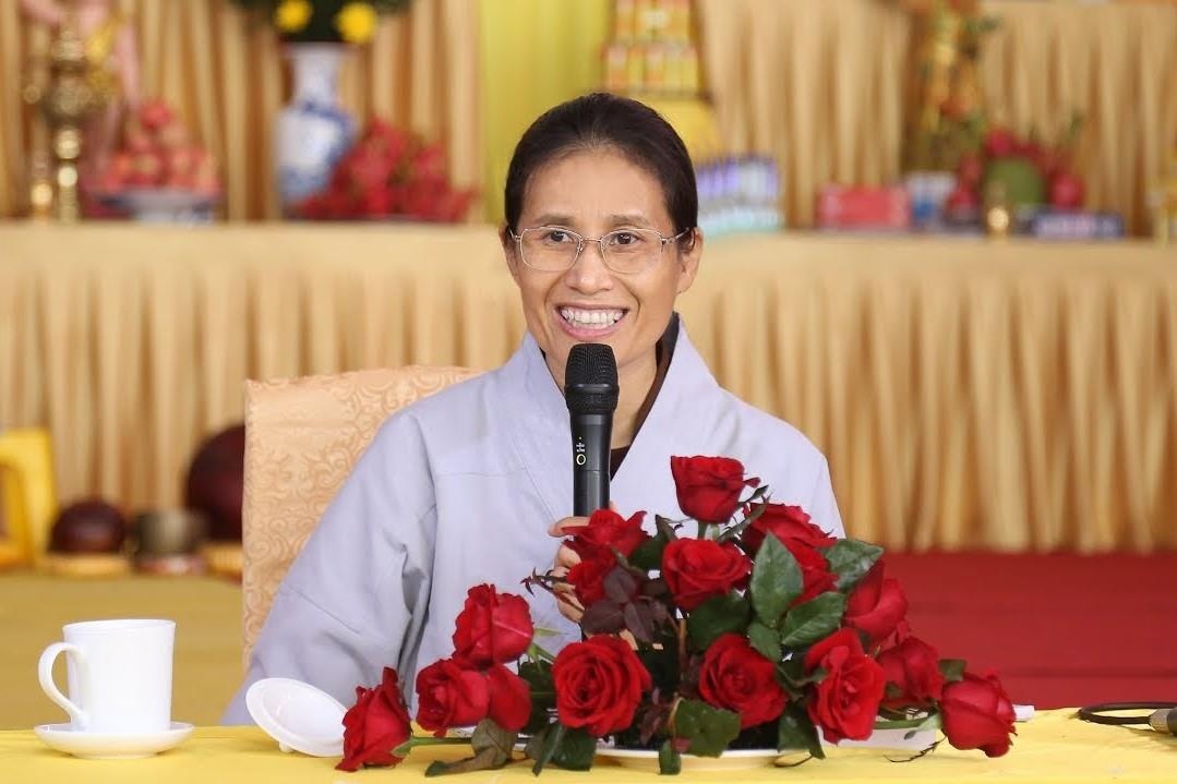 Cong dong LGBT phan no truoc phat ngon 'dong tinh la qua bao' hinh anh