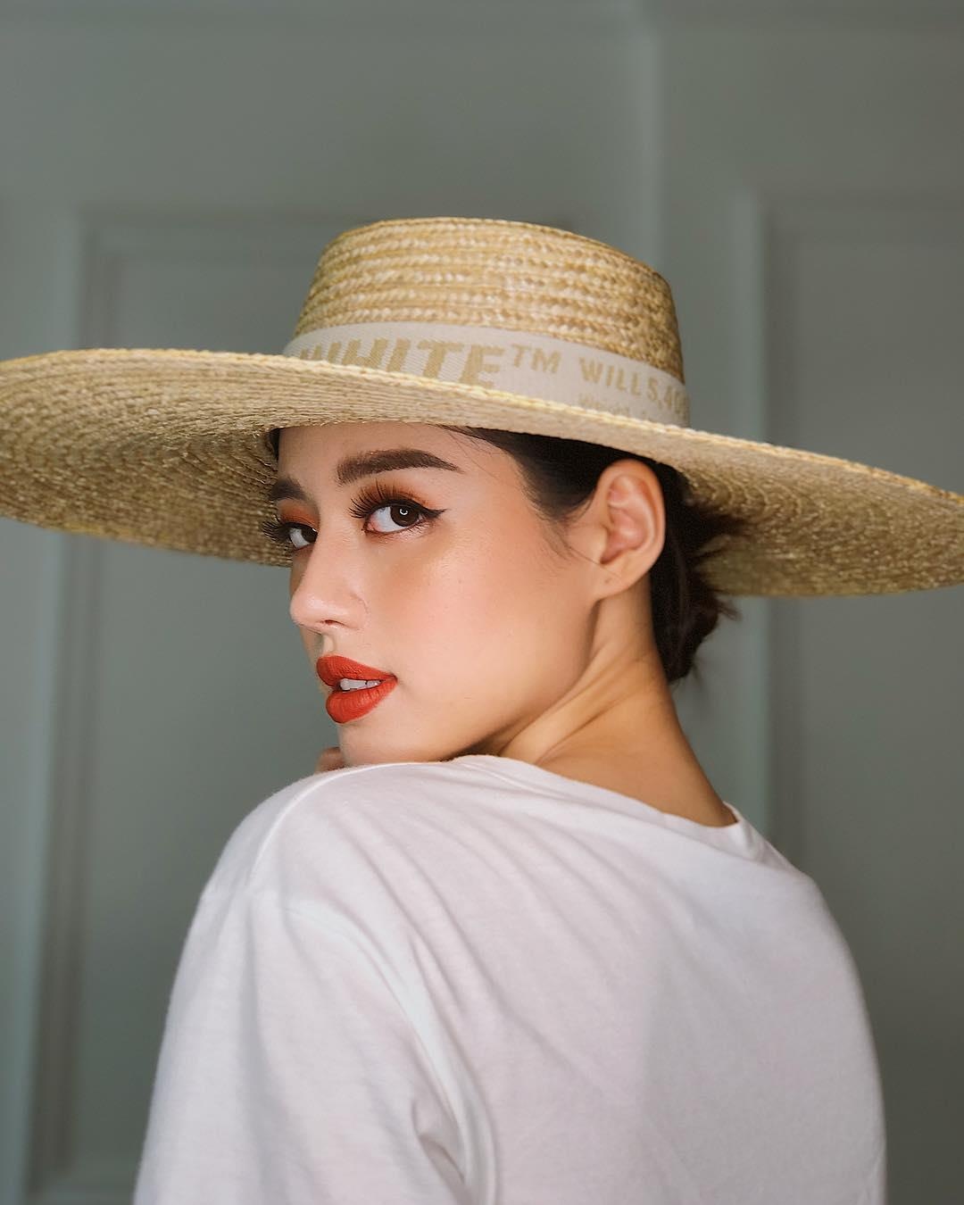 Hot girl Viet giong nguoi noi tieng anh 12