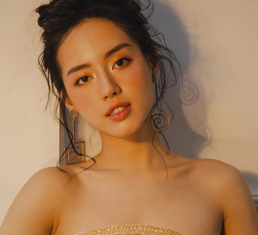 Hot girl Viet giong nguoi noi tieng anh 10