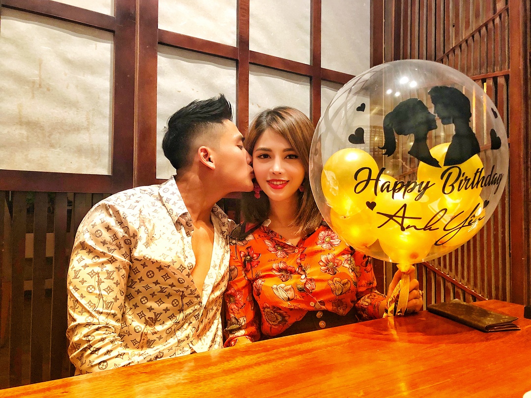 Claret Giang Le tinh tu ben ban trai Thai Ba Nam hinh anh