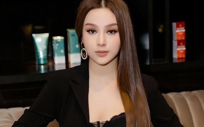 Huyen Baby khoe ve tuoi tre o tuoi 30 hinh anh