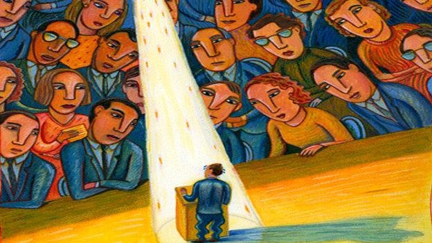 Vi sao con nguoi so noi truoc dam dong hon ca cai chet? hinh anh