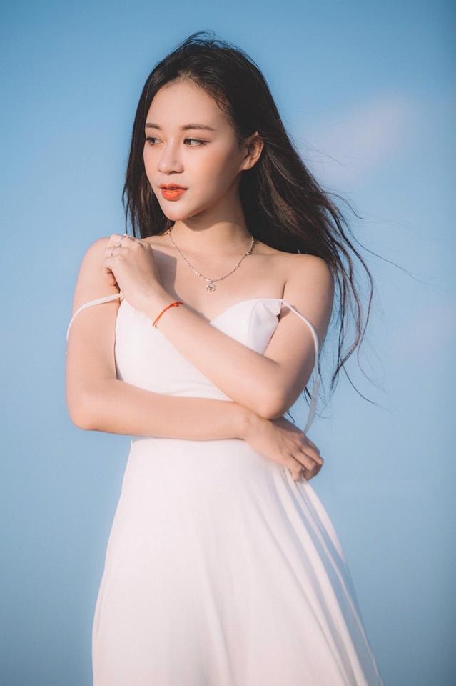 hot girl dai hoc thuong mai anh 8