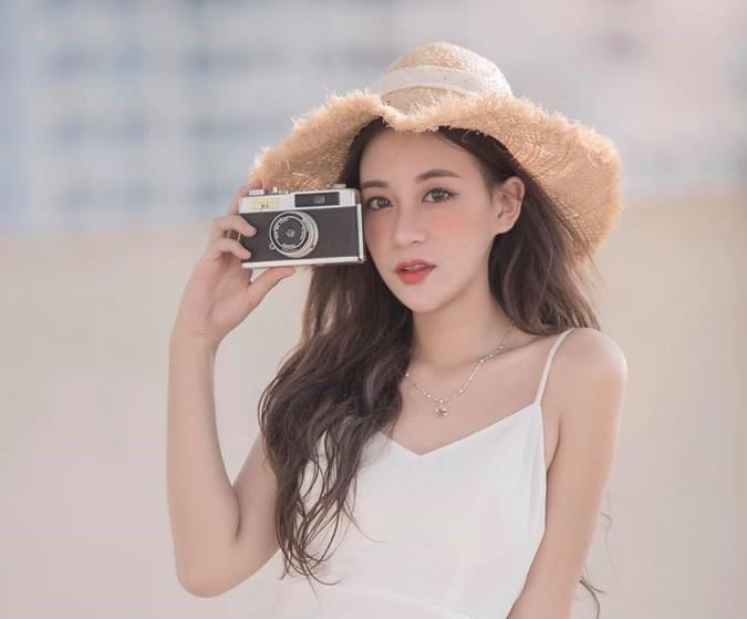 hot girl dai hoc thuong mai anh 1